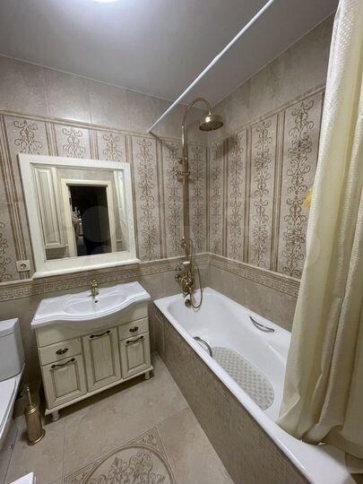 2-к. квартира, 66 м², 6/18 эт.