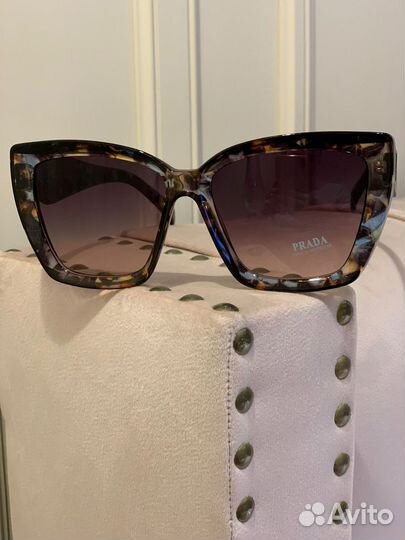 Очки от солнца женские