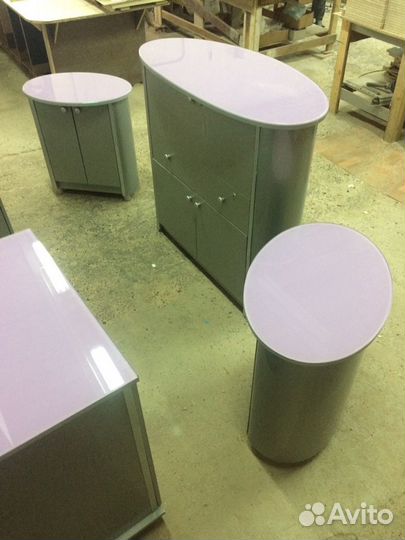 Торговое оборуд. для цветов, сувенир Тумбы и шкаф