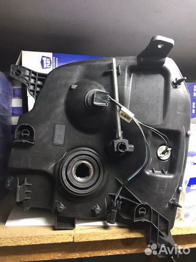 Фара правая Yukon