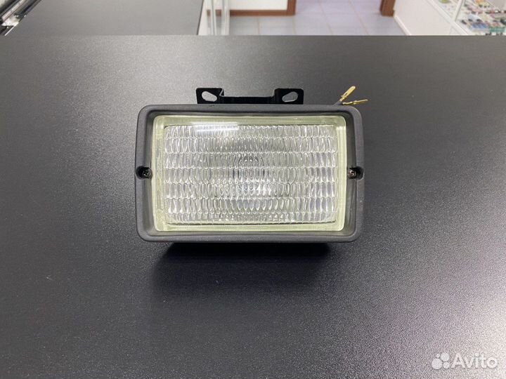 Фара с поворотным механизмом универсальная H3