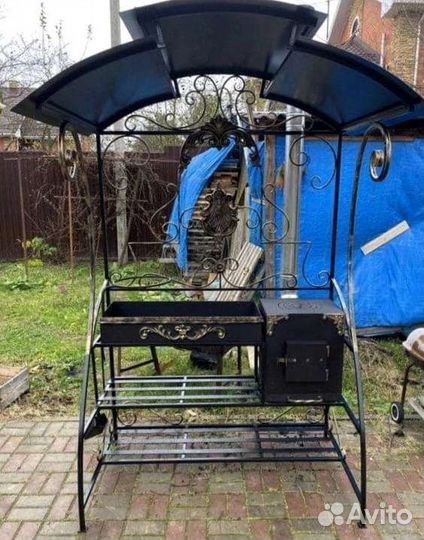 Мангал с крышей