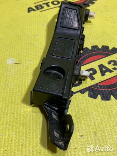 Направляющая бампера передняя правая Kia Ceed 3 CD