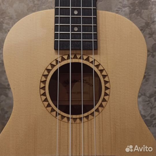 Укулеле сопрано Martin Romas с чехлом