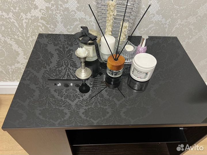 Журнальный столик на колесах