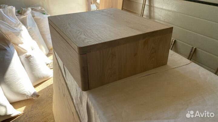 Тумба подвесная прикроватная из массива