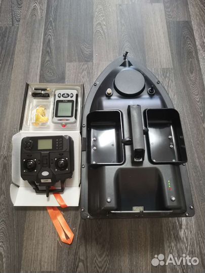 Прикормочный кораблик с gps и эхолотом