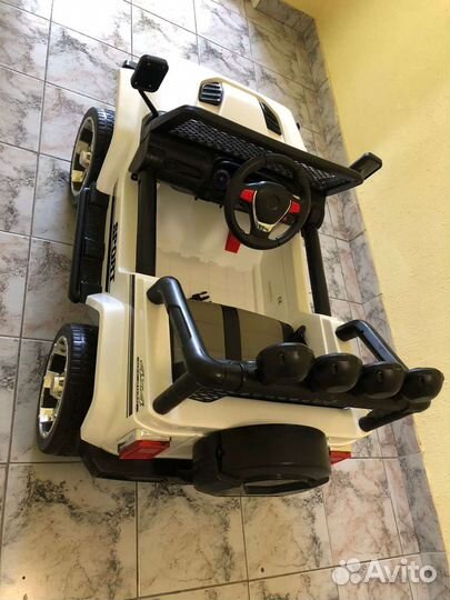 Машина для детей на аккумуляторе