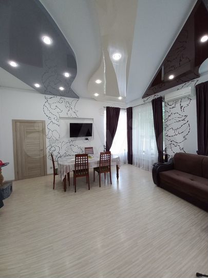 Коттедж 310 м² на участке 8,1 сот.