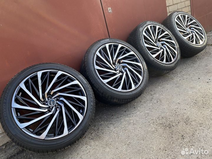 Loxarny R20+Toyo 245/45/20(новый)