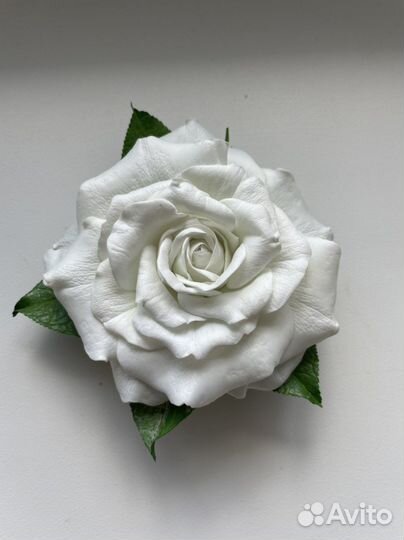 Резинка для волос белый цветок