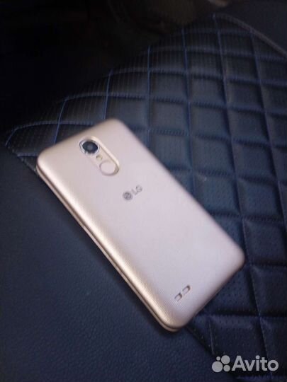 Телефон LG k10