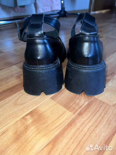 Черные туфли женские 37-38 размер