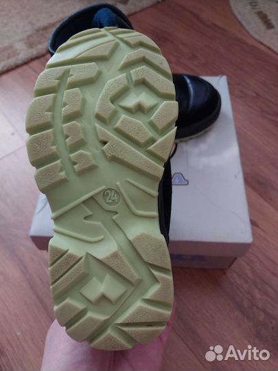 Ботинки детские 24 размер
