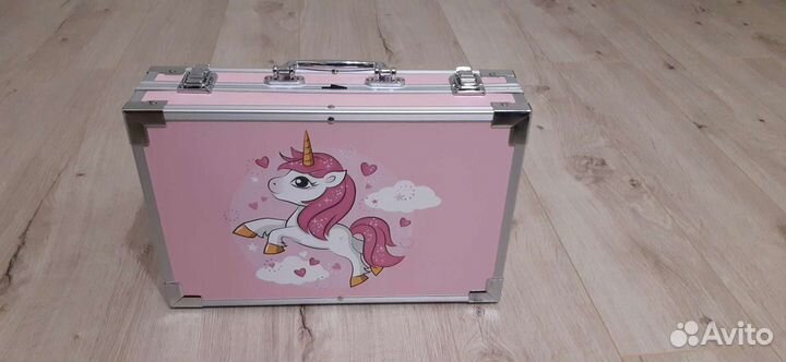 Набор для рисования в чемодане