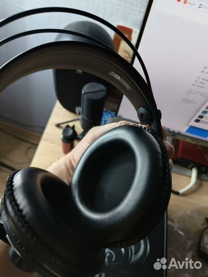 Студийные наушники AKG K240 MKll Новые