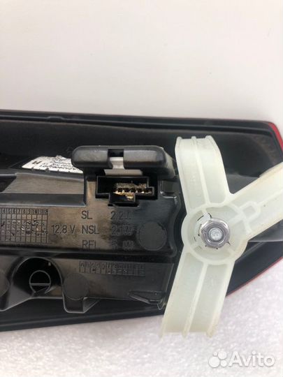 Фонарь крышки багажника (внутренний) задний правый