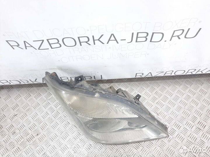 Фара правая Mercedes Sprinter 906