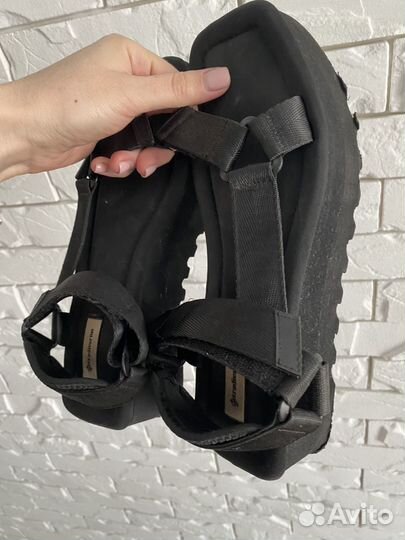 Босоножки женские