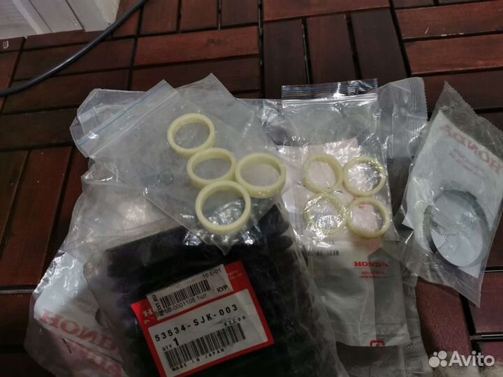 Пыльник рулевой рейки на civic 5D