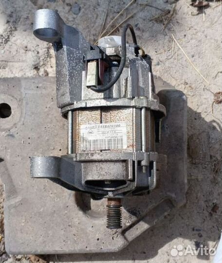 Мотор на стиральную машину