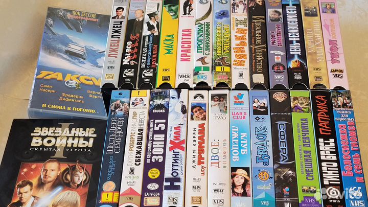 Видеокассеты VHS с фильмами одним лотом