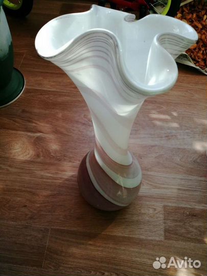 Напольная ваза для цветов