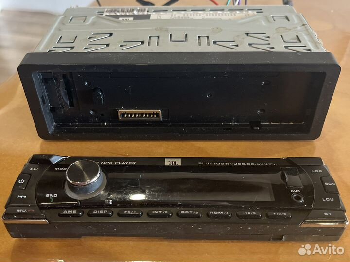 Автомагнитола JBL