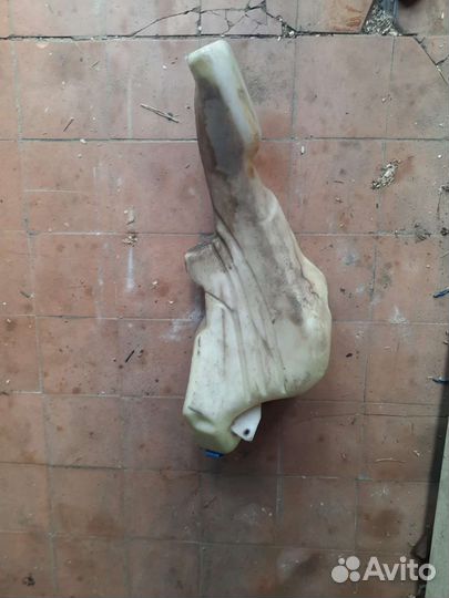 Бачок омывателя ауди а4, пассат б5