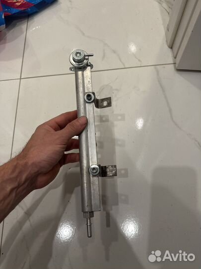 Топливная рампа ауди 80