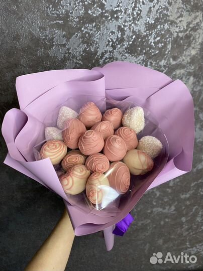 Букеты из клубники в шоколаде. Клубничные букеты