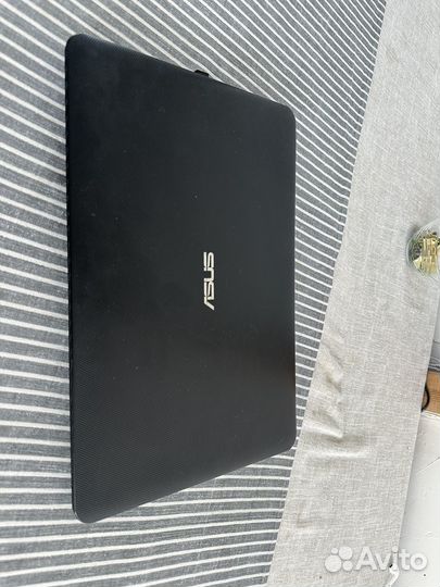 Ноутбук Asus F555Y