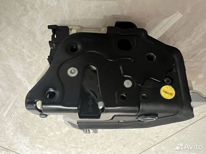 Замки задних правой и левой дверей порше кайен 2