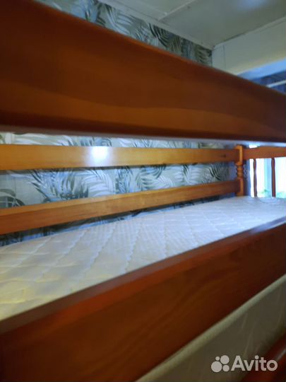 Двухъярусная кровать