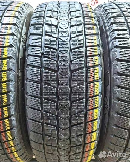 Roadstone Winguard Ice SUV 235/65 R17 105N