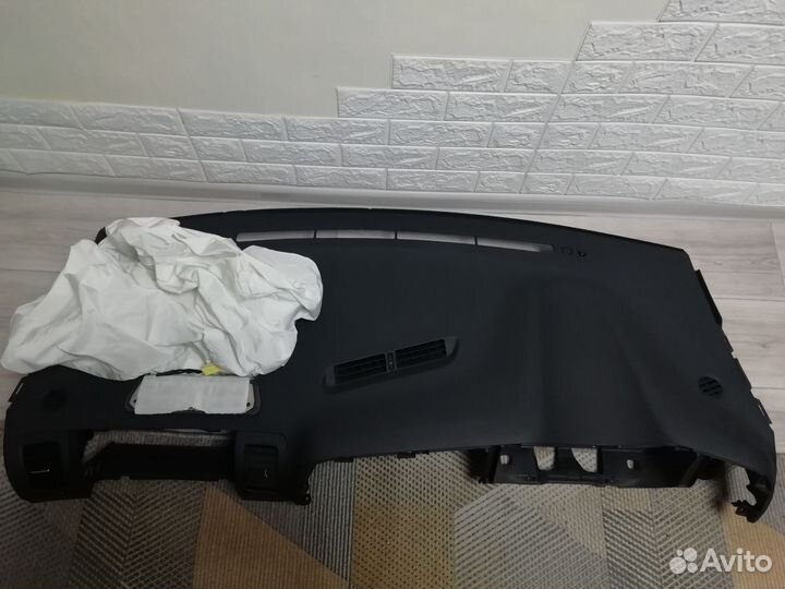 Торпедо панель toyota виш