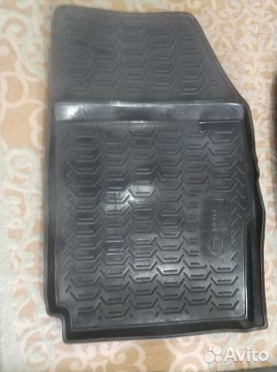 Коврики для машины Nissan