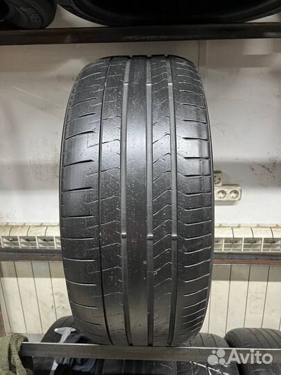 Pirelli P Zero 275/40 R22 107Y