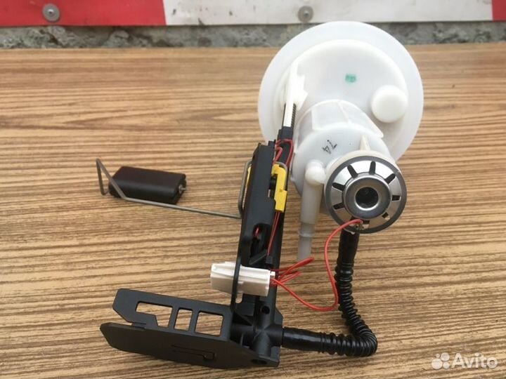 Датчик уровня топлива BMW 5 E60 E61 2003-2009г