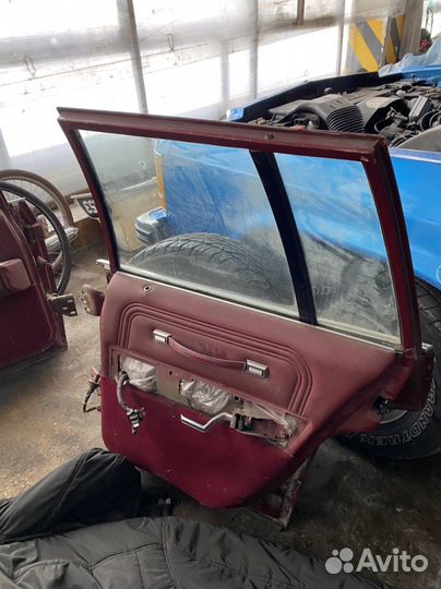 Дверь на Ford LTD Country Squire