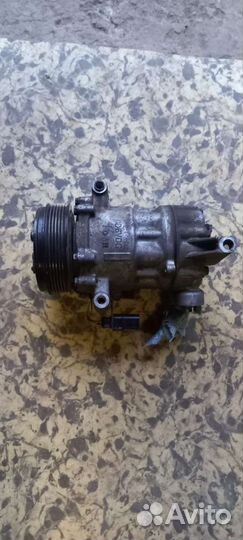 Компрессор кондиционера VAG