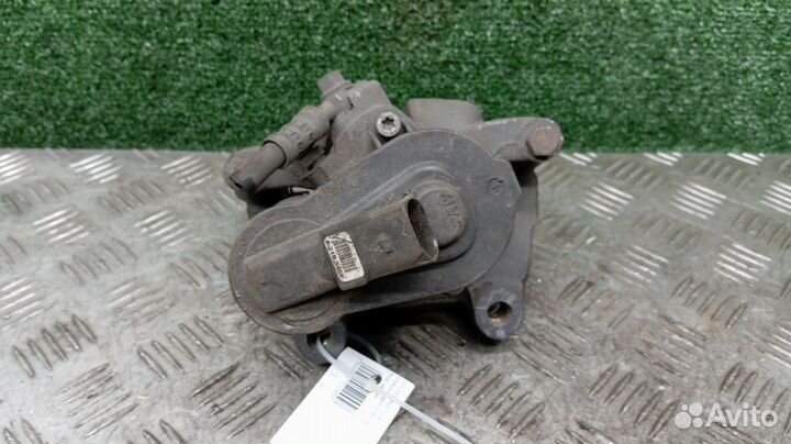 Суппорт Volkswagen Tiguan Левый Задний