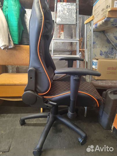 Компьютерный стул