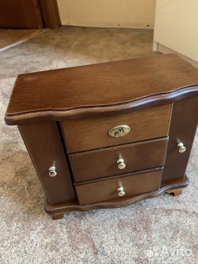 Шкатулка деревянная