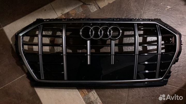 Решетка радиатора Audi Q7 2020г