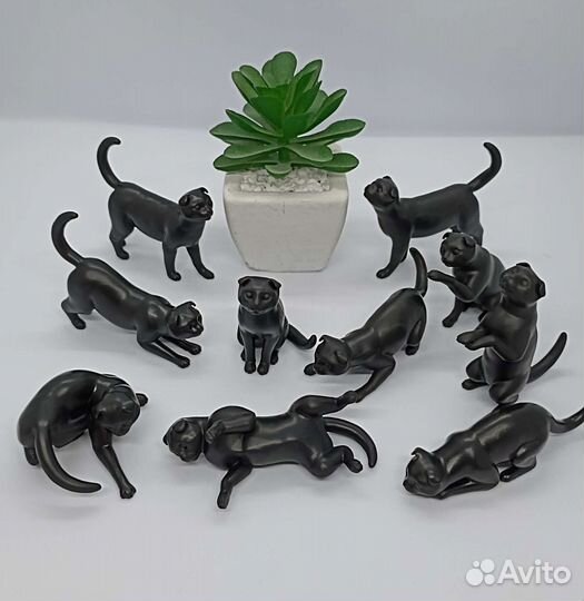 Фигурки кошки черные