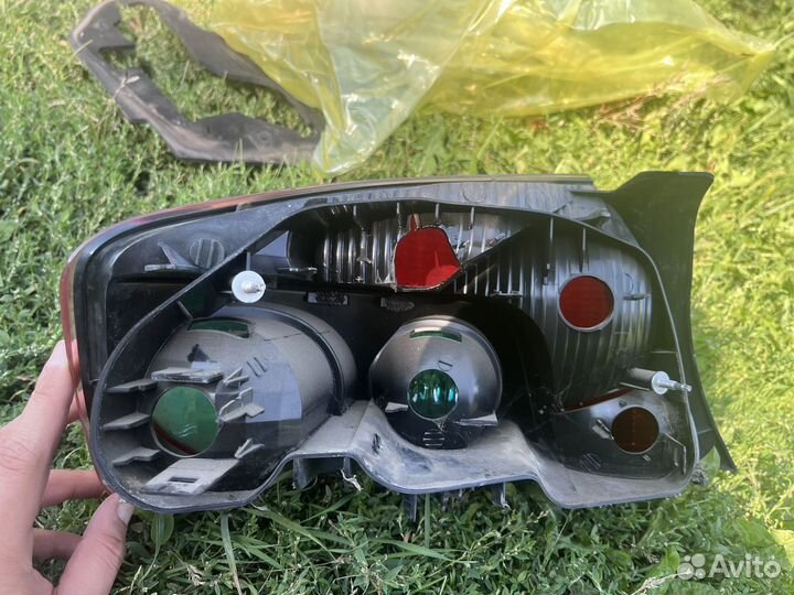 Задние фонари Peugeot 407