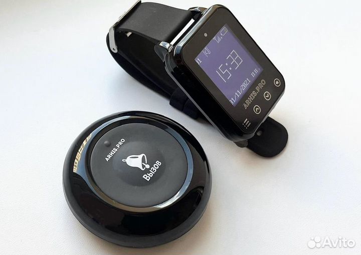 Кнопка вызова персонала и часы. Влагозащита IP67