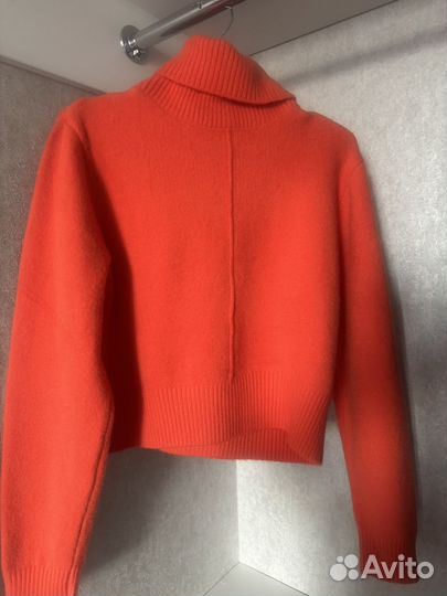 Свитер женский