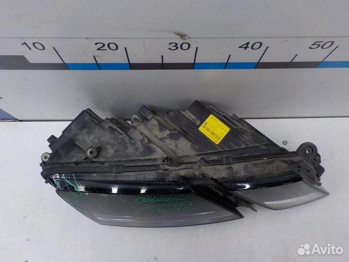 Фара правая Skoda Octavia